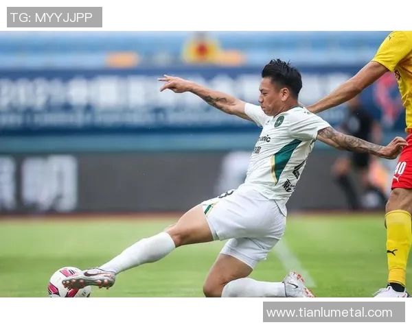 成都羽毛球队以75分稳居冠军赛积分榜首位展现强劲实力